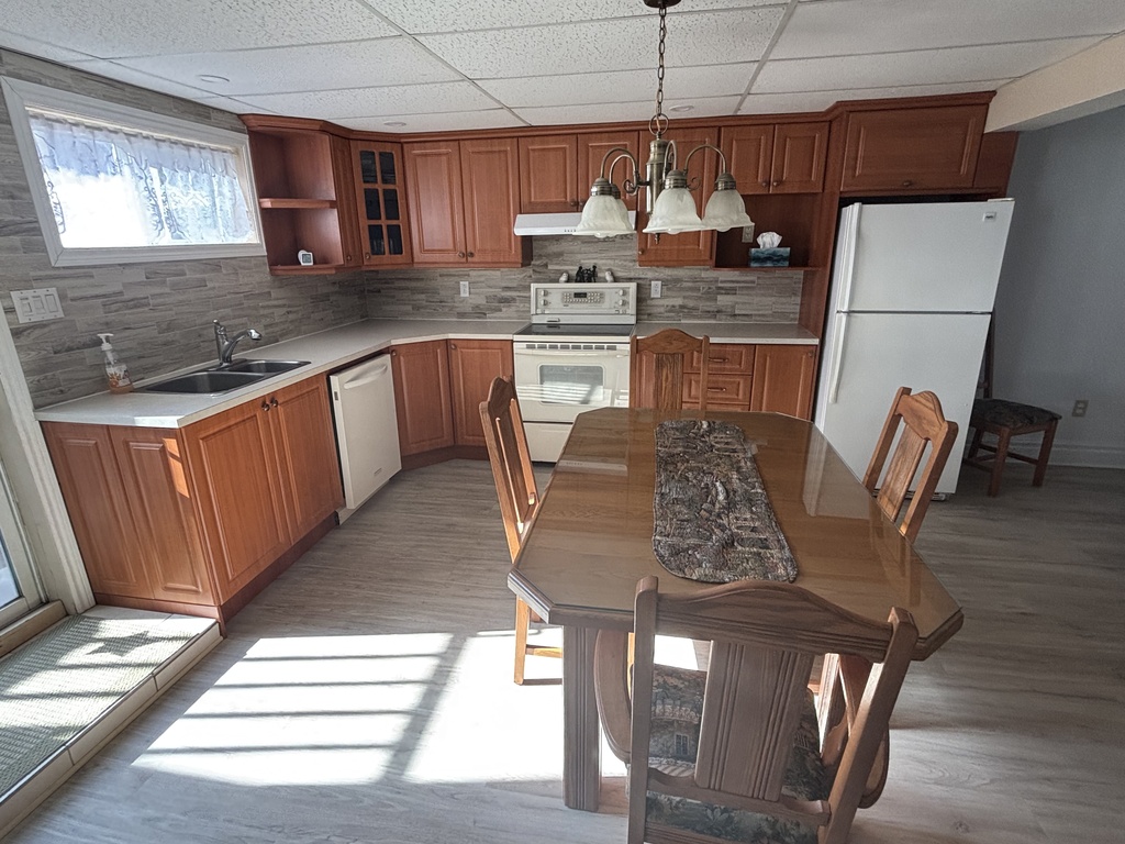 GRAND BACHELOR 3½ PLUS SALLE DE LAVAGE | 3220503