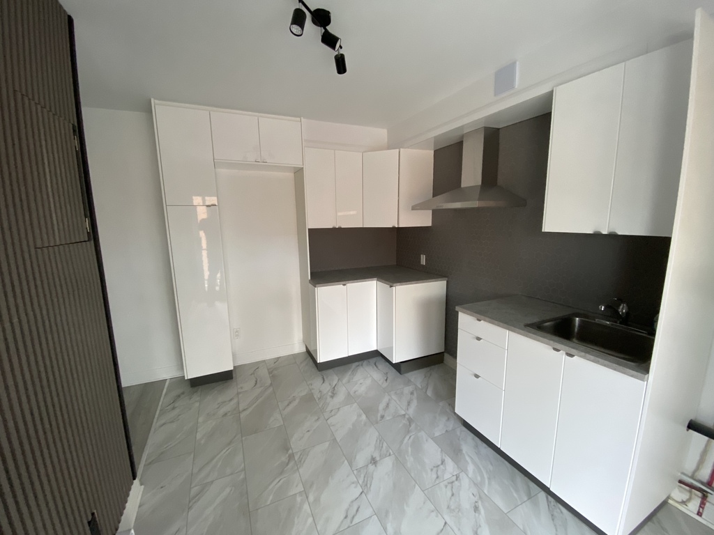 Beau Logement à Louer Dans Ahuntsic | 3220583