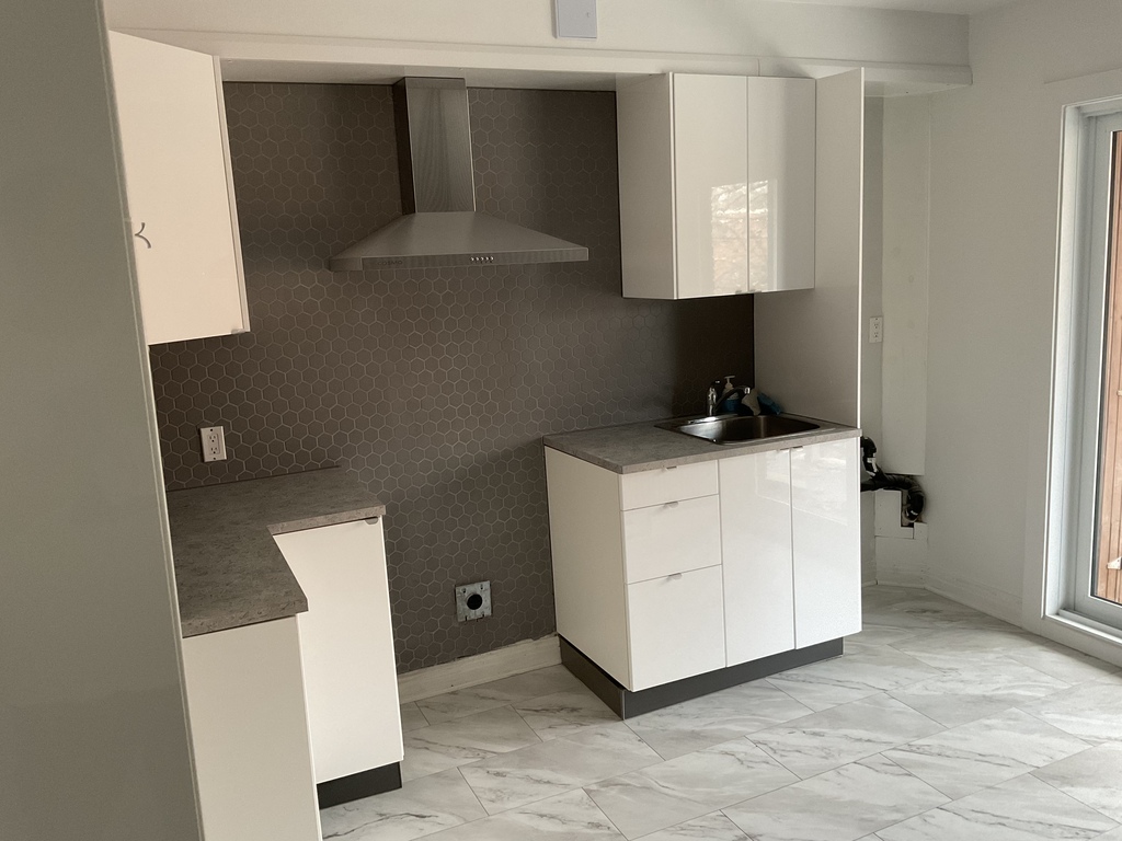 Beau Logement à Louer Dans Ahuntsic | 3220583