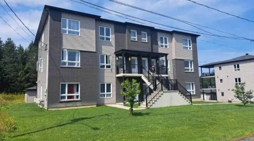 Superbes 4½ Spacieux | 3220584