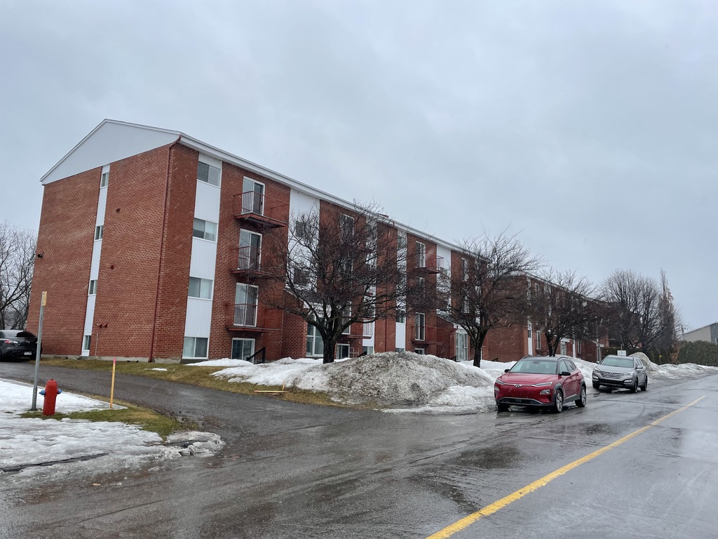 Très Beau Logement 4 ½ Entièrement Rénov | 3220651