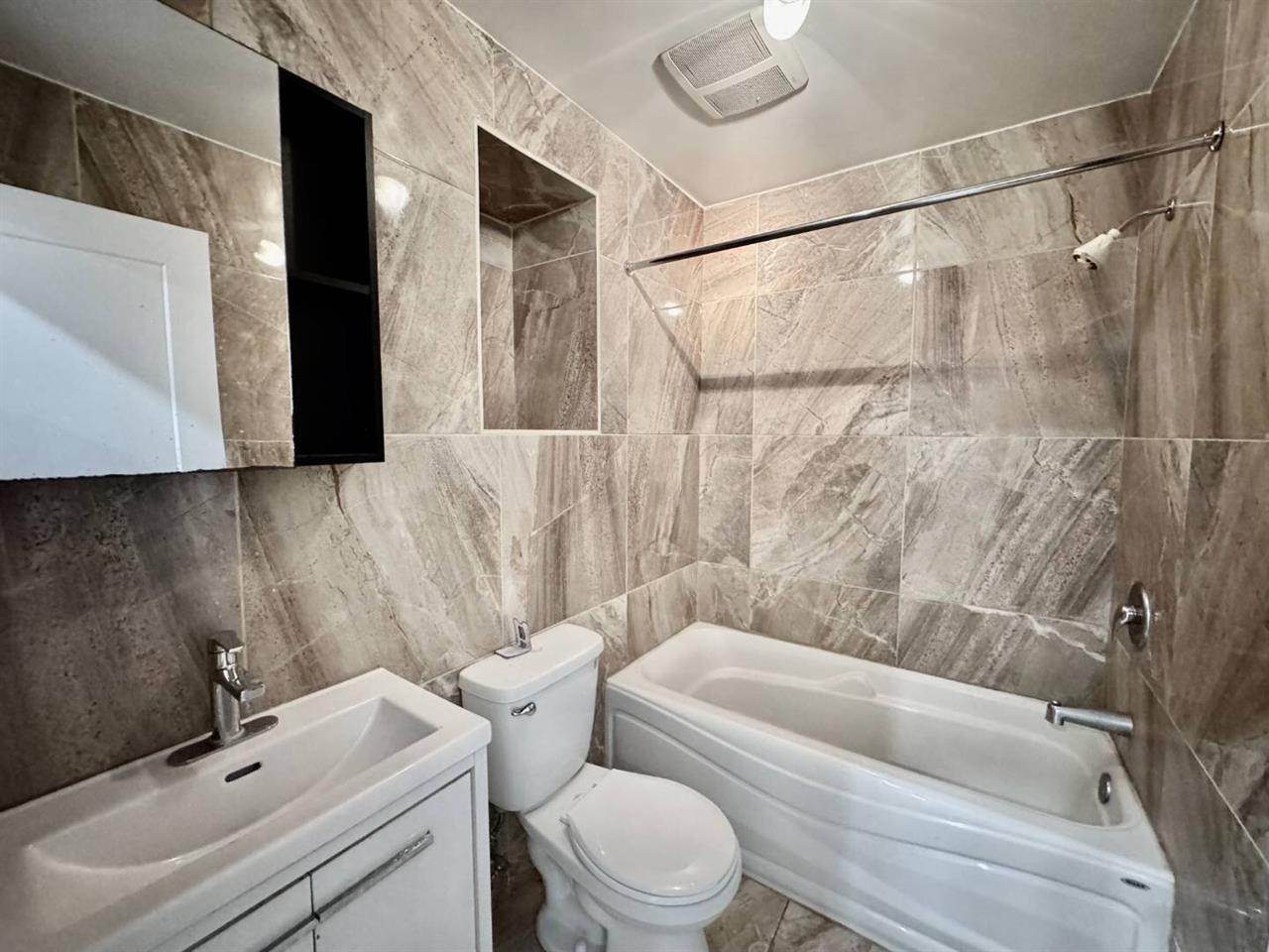 6635 Fielding 6635 Fielding 1 Bed | 3220674