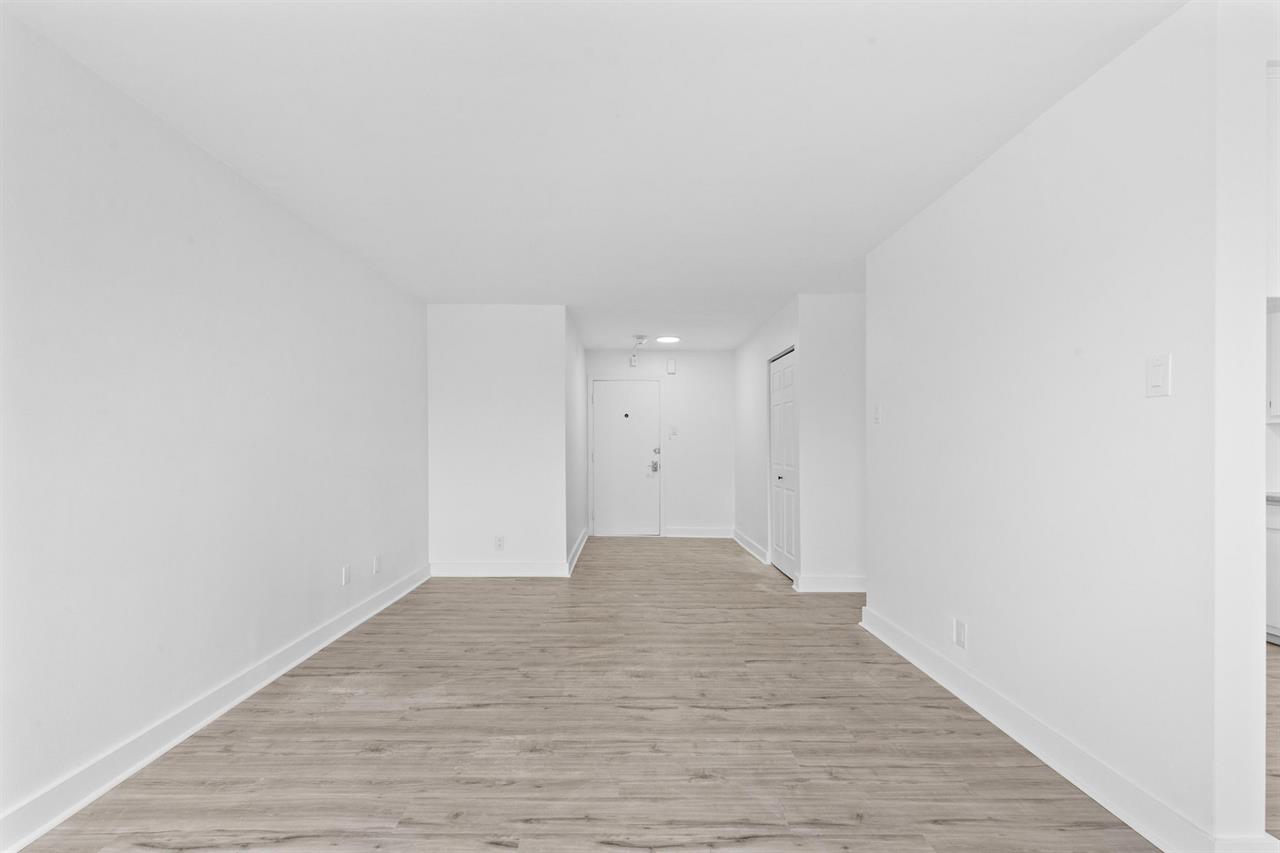 1 Bed, 1 Bath - 6351 Boulevard Joseph-Renaud, Anjou | 3220699