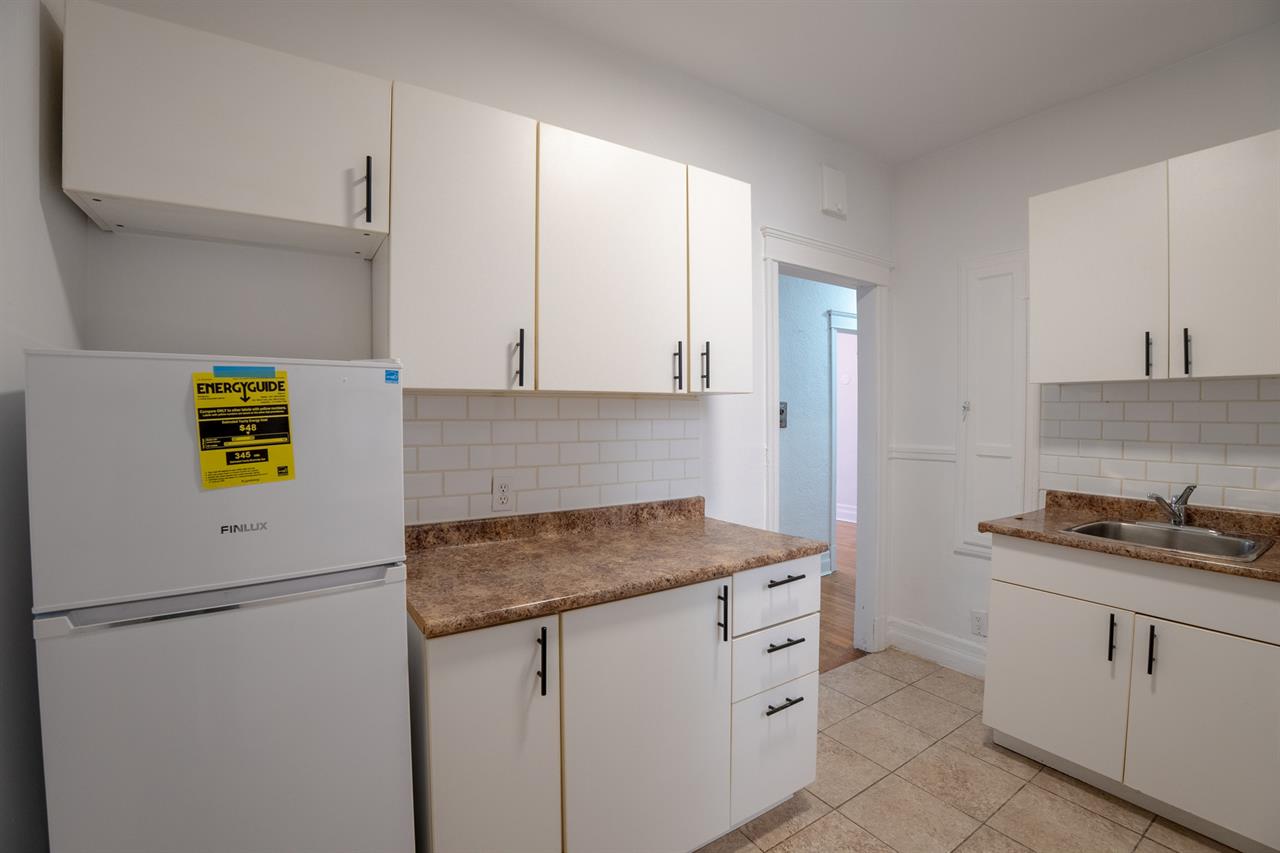 1 Bed, 1 Bath - 6266 Avenue Notre-Dame-de-Grâce, Montréal | 3220702