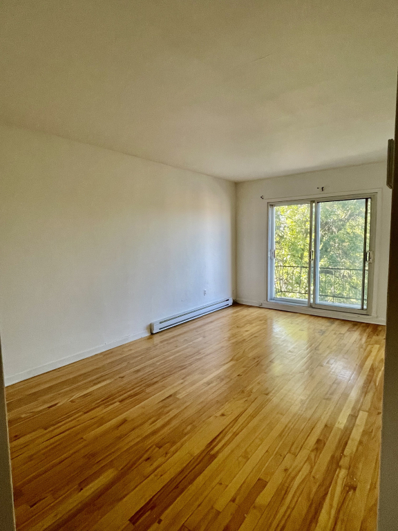 Rosemont - Beau 4 1/2 Propre Au 3e Étage | 3220840