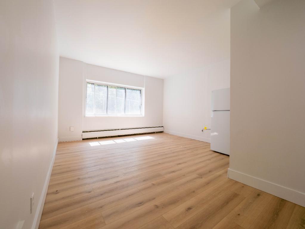 1 MOIS GRATUIT - 3 1/2 et 4 1/2 Côte-des-Neiges Frigo, poêle inclus - appartement / logement à louer Montreal | 3220873