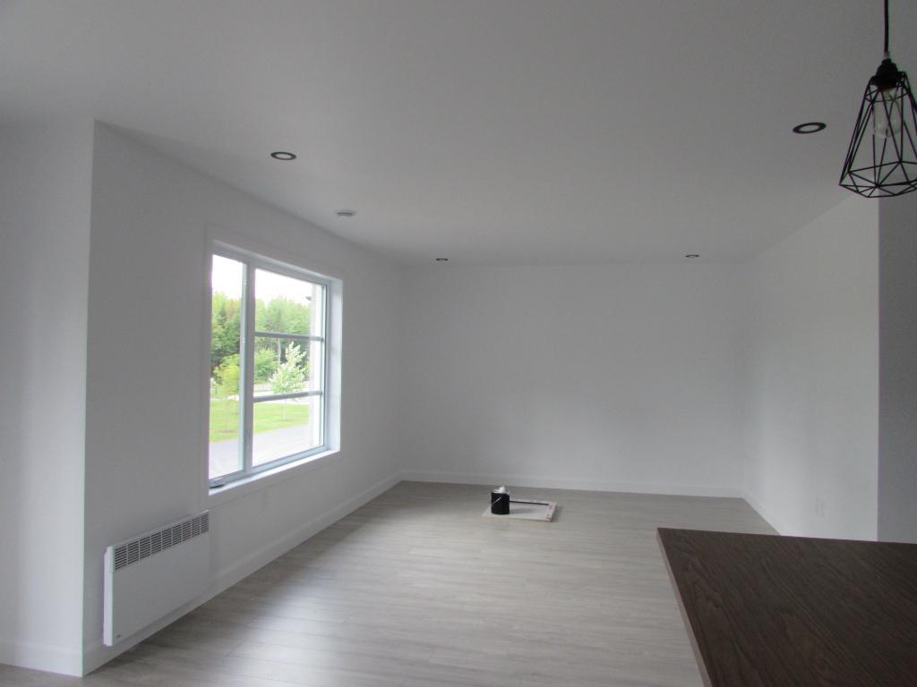 5 1/2 * Libre 1er Juillet * Secteur colonial | 3220913