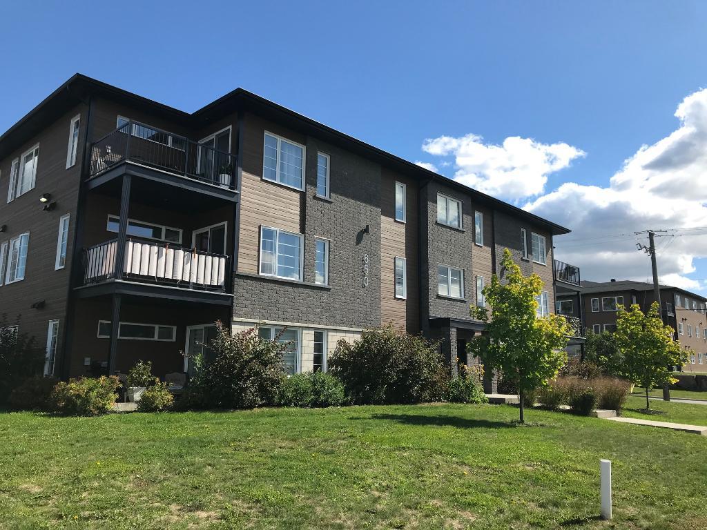 Grand 4.5 à Granby disponible le 1er juillet 2026 au rez de chausse | 3220927