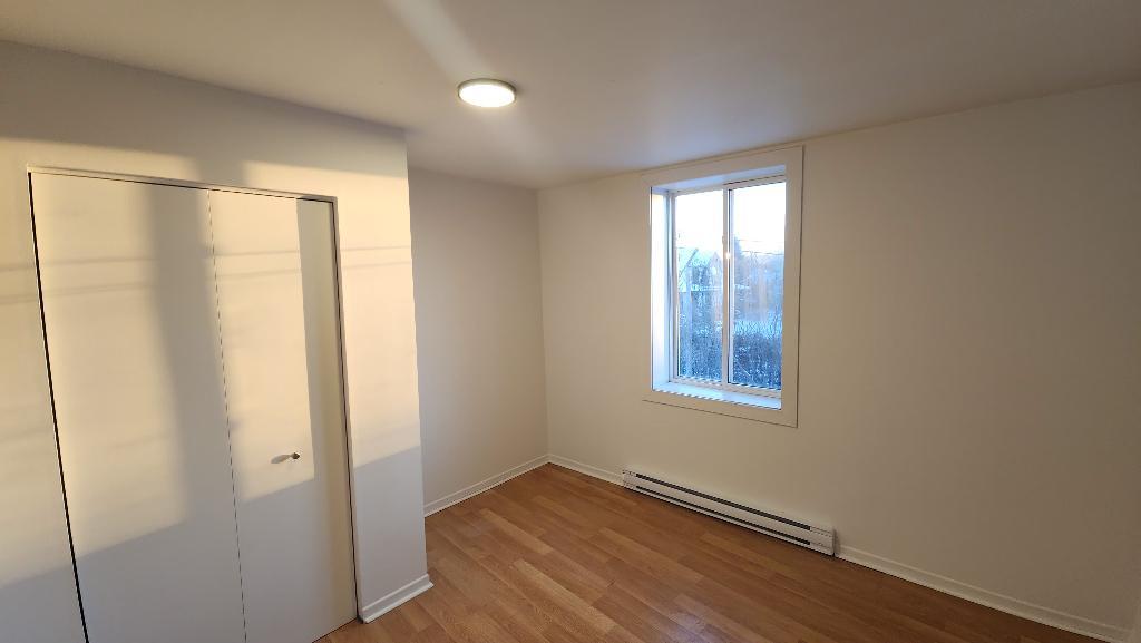 5½ sur 2 étages Face Parc des Îles secteur St-Timothée – 1 455$ | 3220939