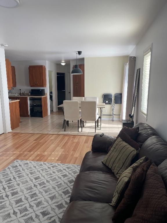 Gd 4 1/2 sur Hortensia-La Plaine disponible | 3220963