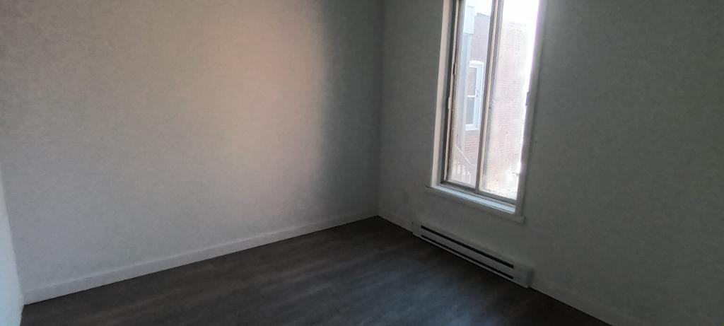 HOCHELAGA ET VIAU GRAND 6 1/2 3 GRANDES CHAMBRES FERMÉE | 3221041