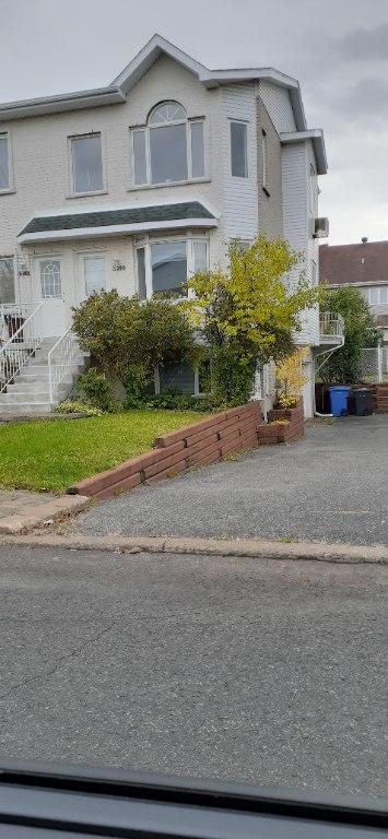 Élégante maison de ville meublée a Longueuil – Cadre résidentiel calme | 3221117