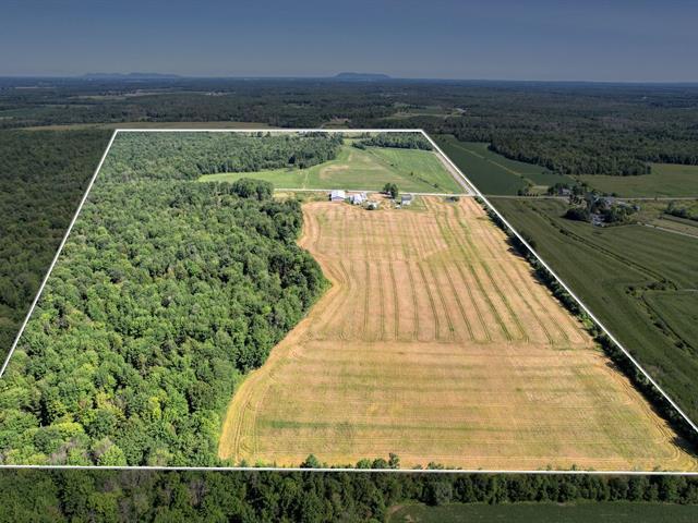 Dunham, terre 222 acres pour culture et poss. d'érablière 9000 entailles, grange et garage, sol idéal pour grandes cultures, fruitiers, vignoble | 3221369
