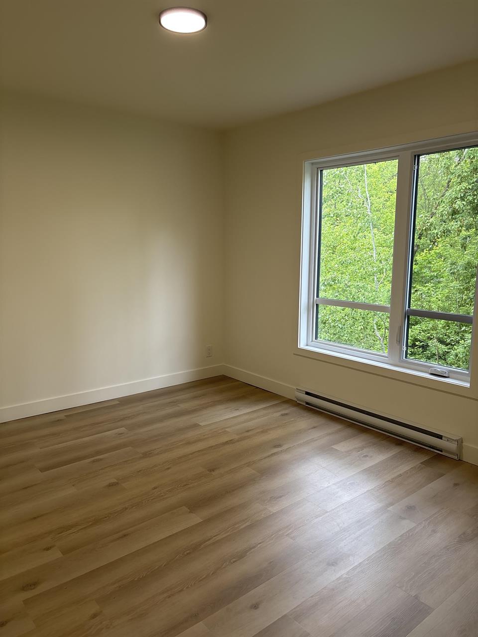 Immeuble - 18 Rue Allen Est, Waterloo 4 Et Demi + Den - Neuf - Waterloo | 3221721