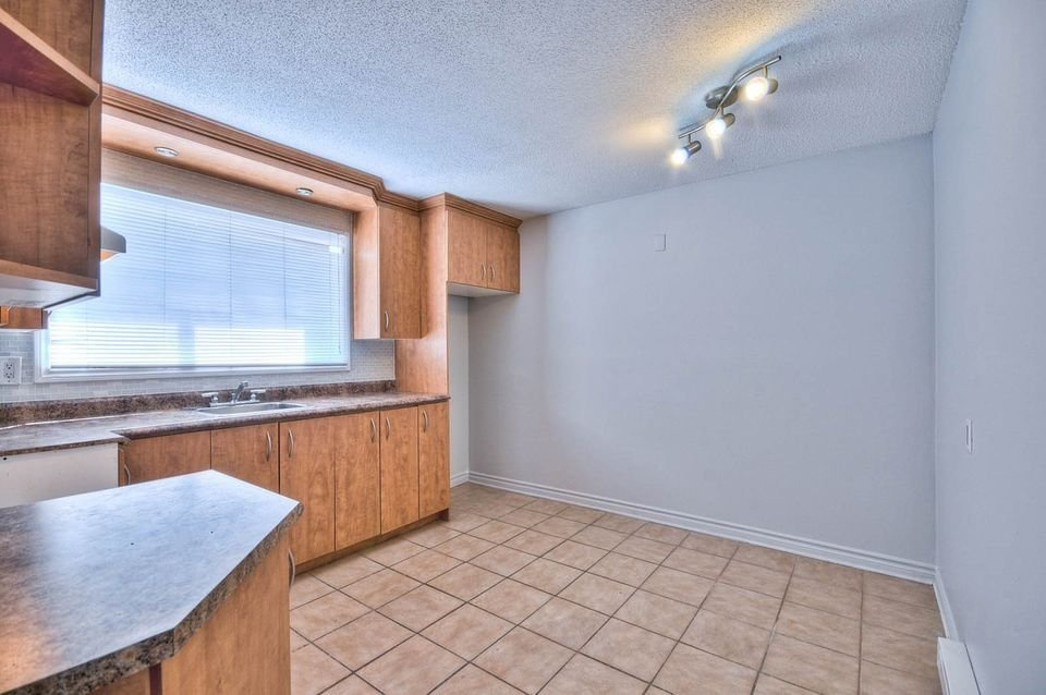 2 C-C ,1 Fév, Avec Balcon,Rénové à Neuf | 3221822