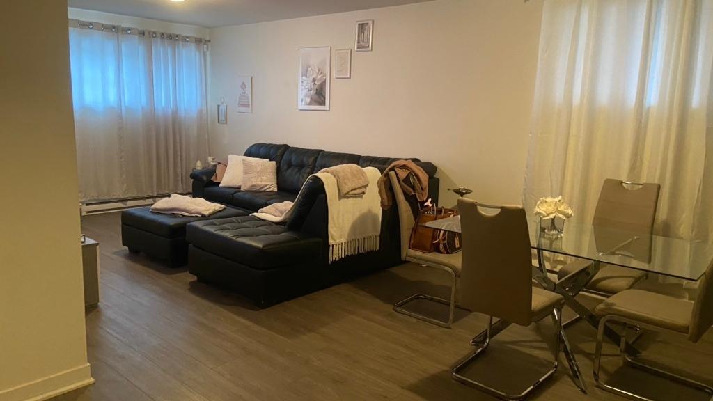 PAT :: 4 1/2 condo :: Demi sous sol | 3221967