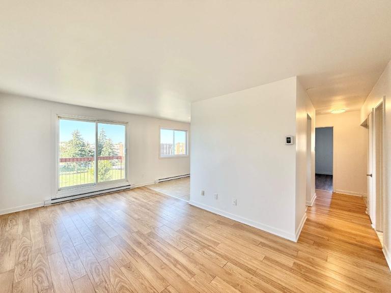 2 CH - 1 SDB - Longueuil - $1,475 /mo | 3221999