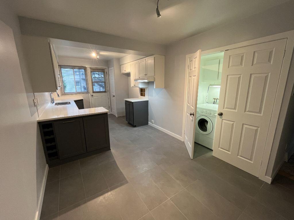 Bas de duplex - RDC (5 1/2) avec sous-sol (2 1/2) et garage + cour privée près du métro Langelier - 3CH - 2SDB | 3222083