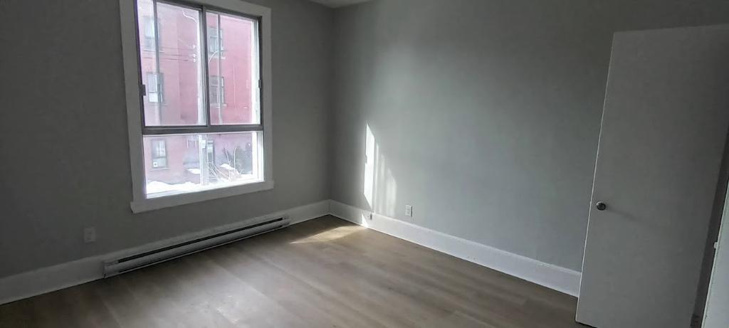 METRO BEAUBIEN 5 1/2 (3 CHAMBRES FERMÉES )LIBRE | 3222133