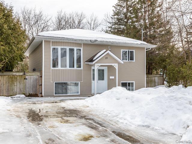 Grand 2 Chambres Avec Cour Arrière | 3222204