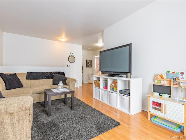 Grand 2 Chambres Avec Cour Arrière | 3222204