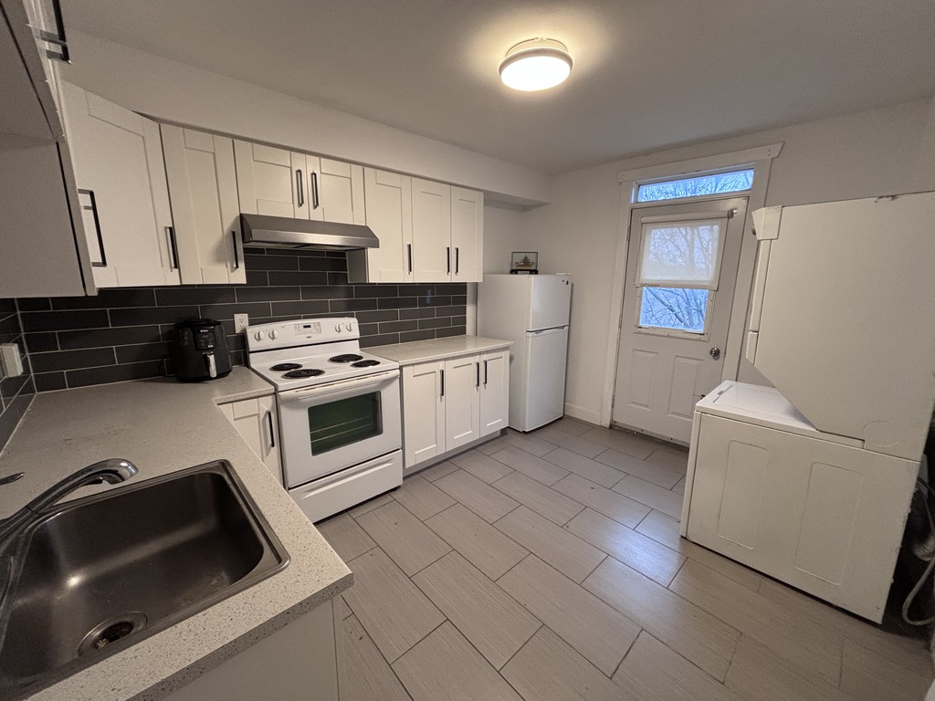 Superbe 3 1/2 à Côté Du Métro Jean-Talon | 3222674