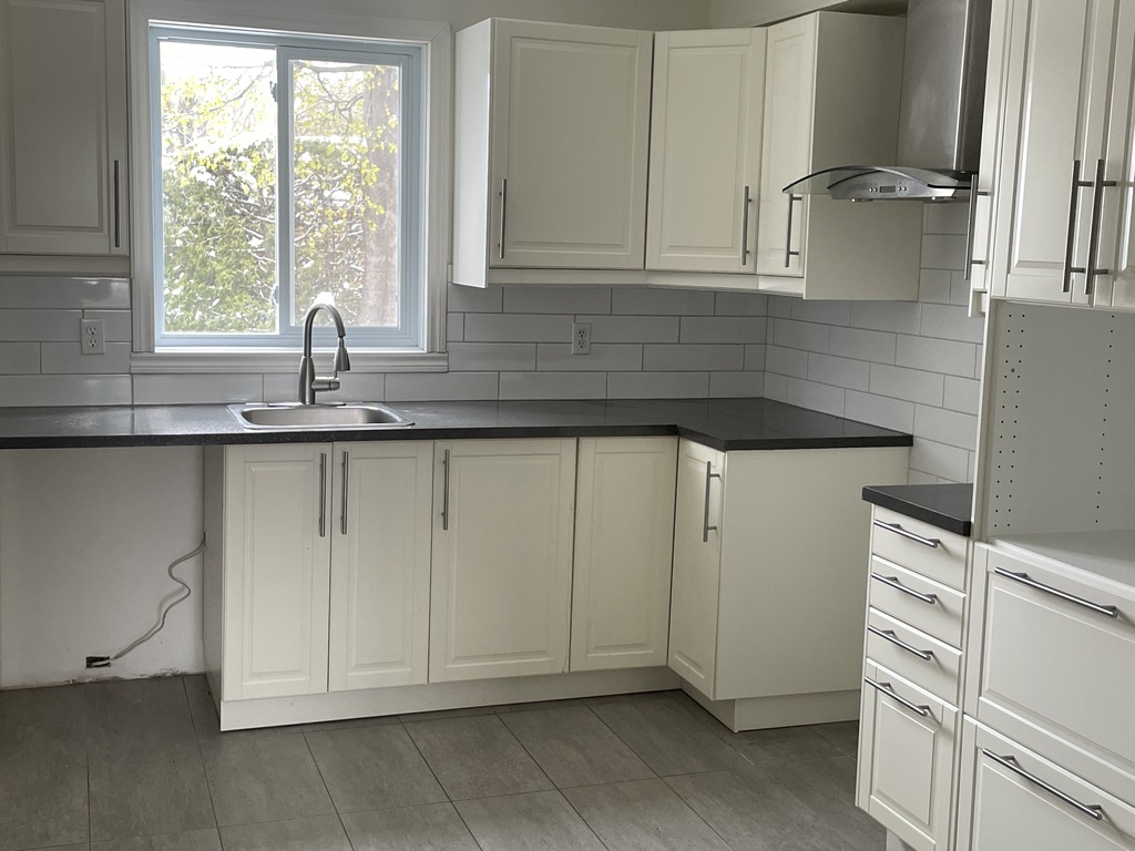 Disponible Ou à Partir De Juin | 3222693