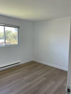 Disponible Ou à Partir De Juin | 3222693