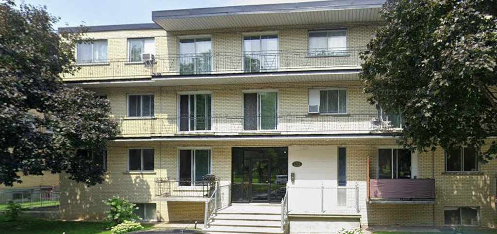 4-1/2 - Two Bed Apt. - Metro Angrignon | 3222696