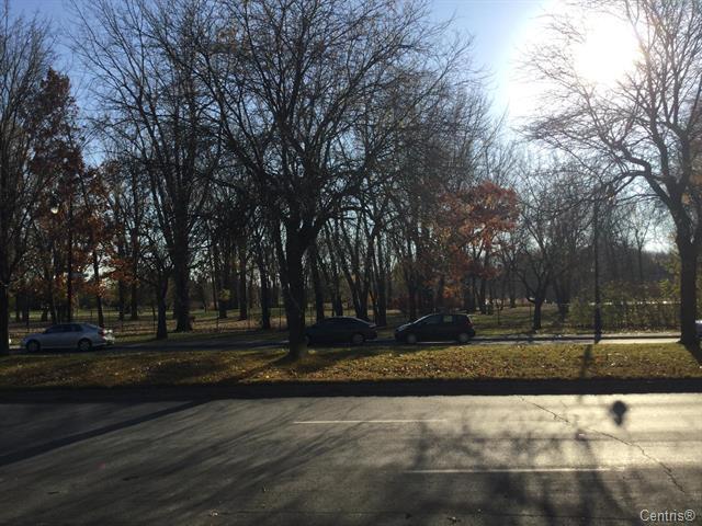 4-1/2 - Two Bed Apt. - Metro Angrignon | 3222696