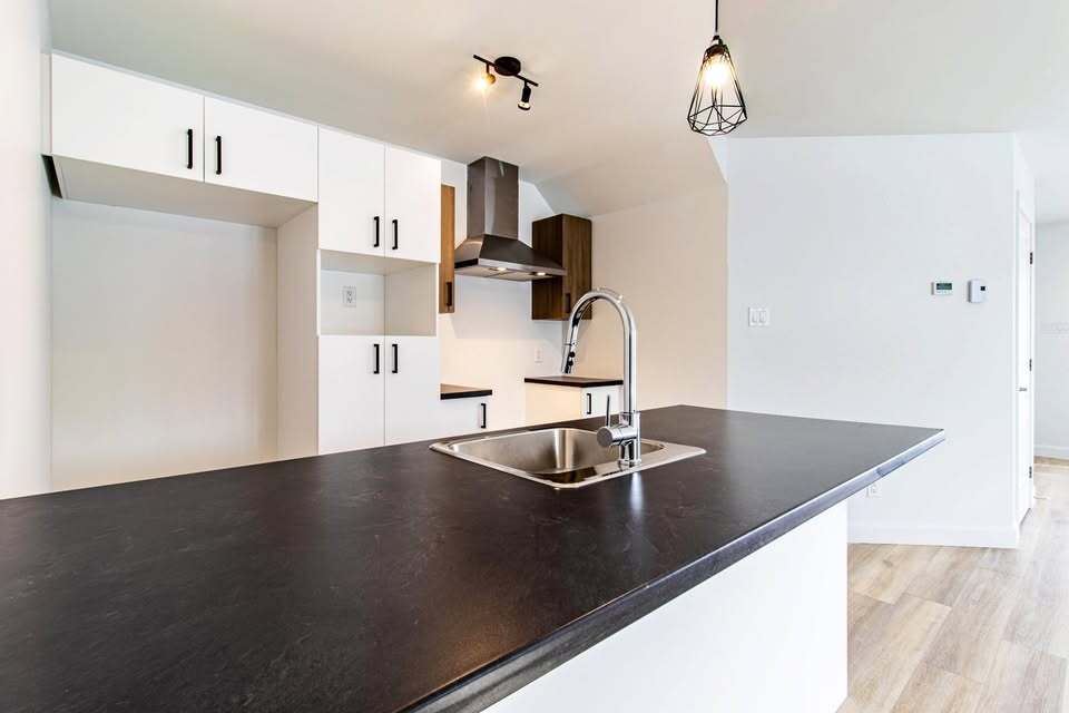 Plusieurs 5 1/2 Disponibles | 3222913