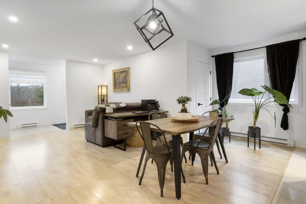 4-1/2 APPARTEMENT LUMINEUX ET NEUF À LOU | 3222962