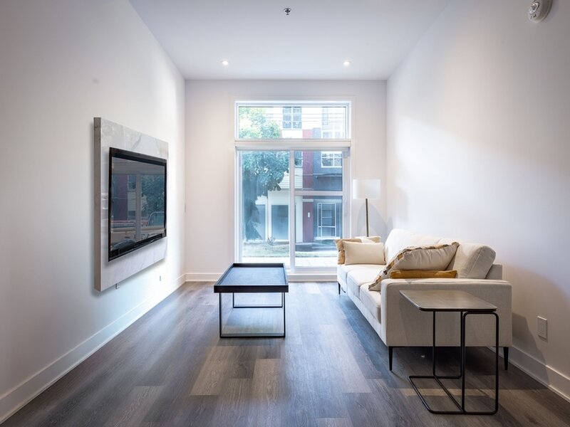 Bachelor - 2660 Rue Jarry E, Montréal | 3222963