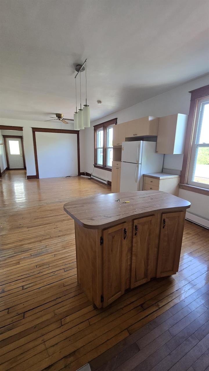 Immeuble - 317-327 Mont-Plaisant Grand 5 ½ à Louer | 3222971