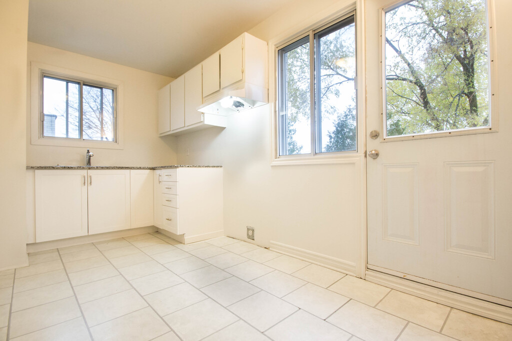 Pierrefonds – Splendide 4 ½ Rénové | 3223084