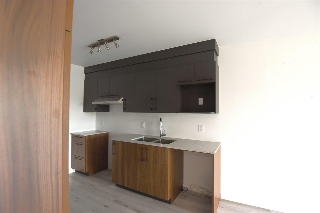 407-915 Rue Walsh | 3223090