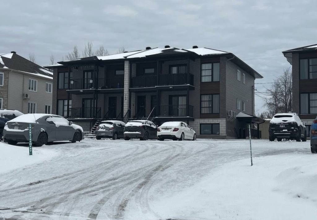 Appartement De 2 Chambres | 3223154