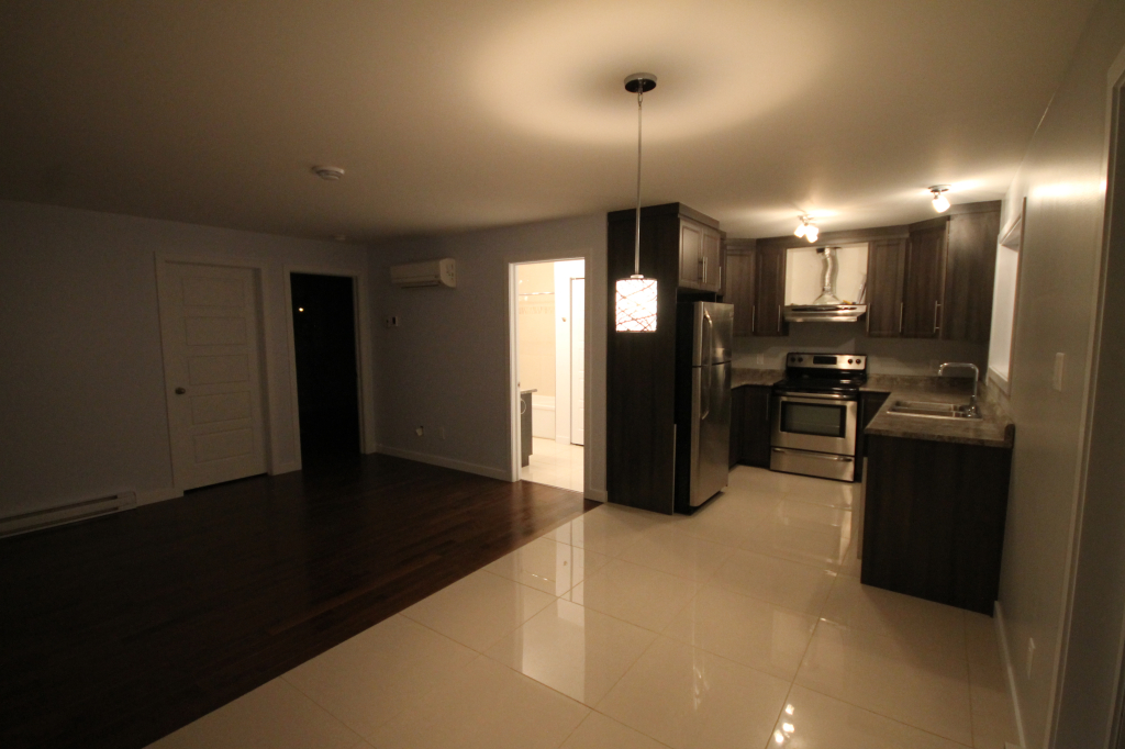 Beau 2cc 2015 Centre-ville, Bien Situé | 3223171