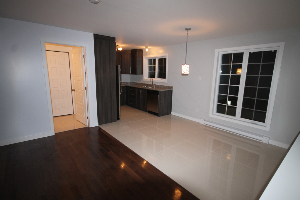 Beau 2cc 2015 Centre-ville, Bien Situé | 3223171