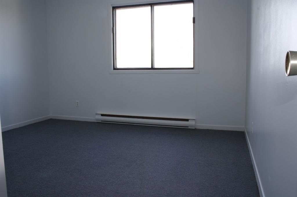 A Valleyfield – Grand, beau, propre et tranquille 4-1/2 , Libre 1 AVRIL | 3223230