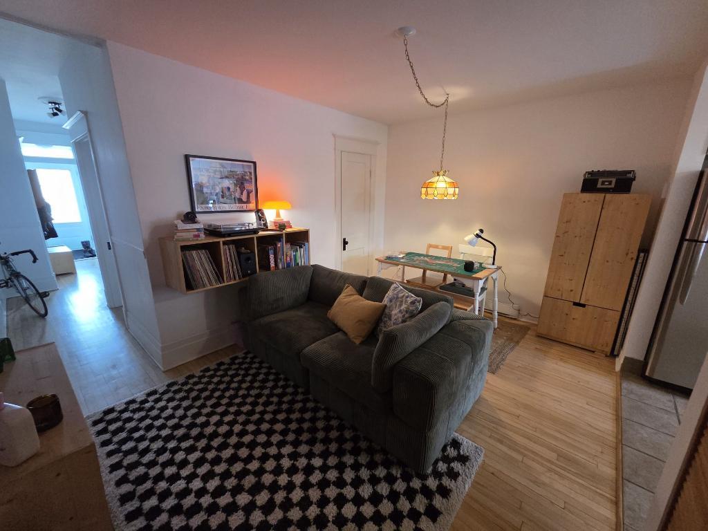 Beau logement 4½ rénové récemment, dans Rosemont-La-Petite-Patrie, près de la piste cyclable et du Plateau Mont-Royal | 3223255