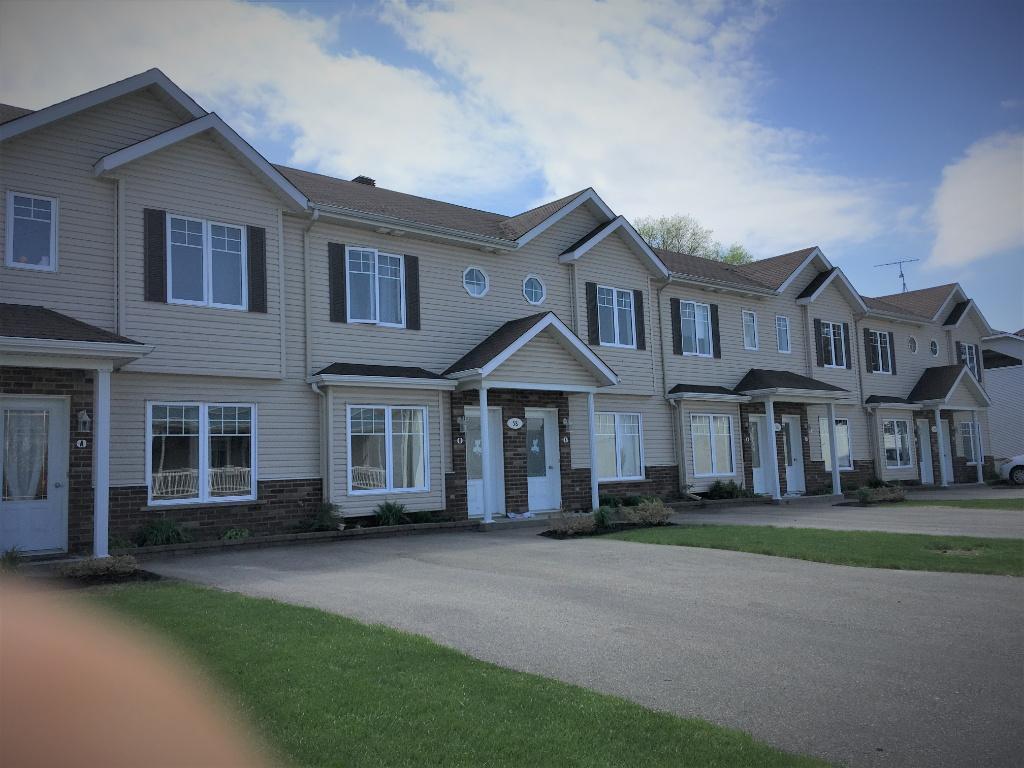 4.5 SUR 2ÉTAGE/ TRÈS BEAU / ST-RÉMI / 1475 / JUILLET | 3223268