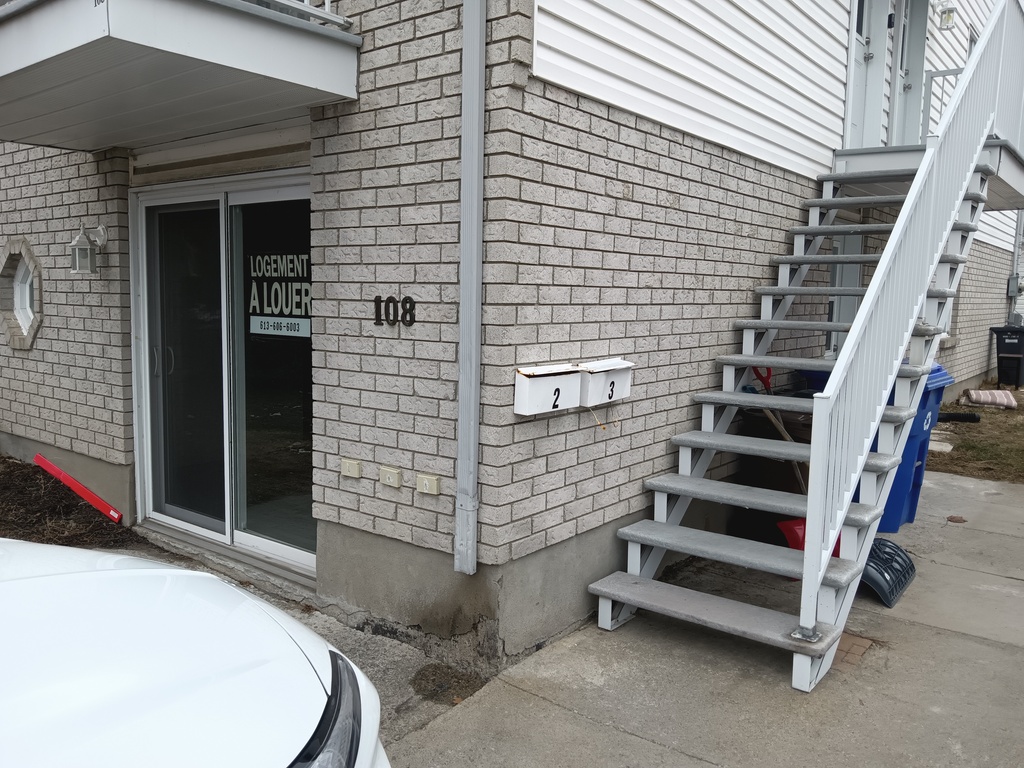 Libre. Logis Situé Au 1 étage, Rénové. | 3223316