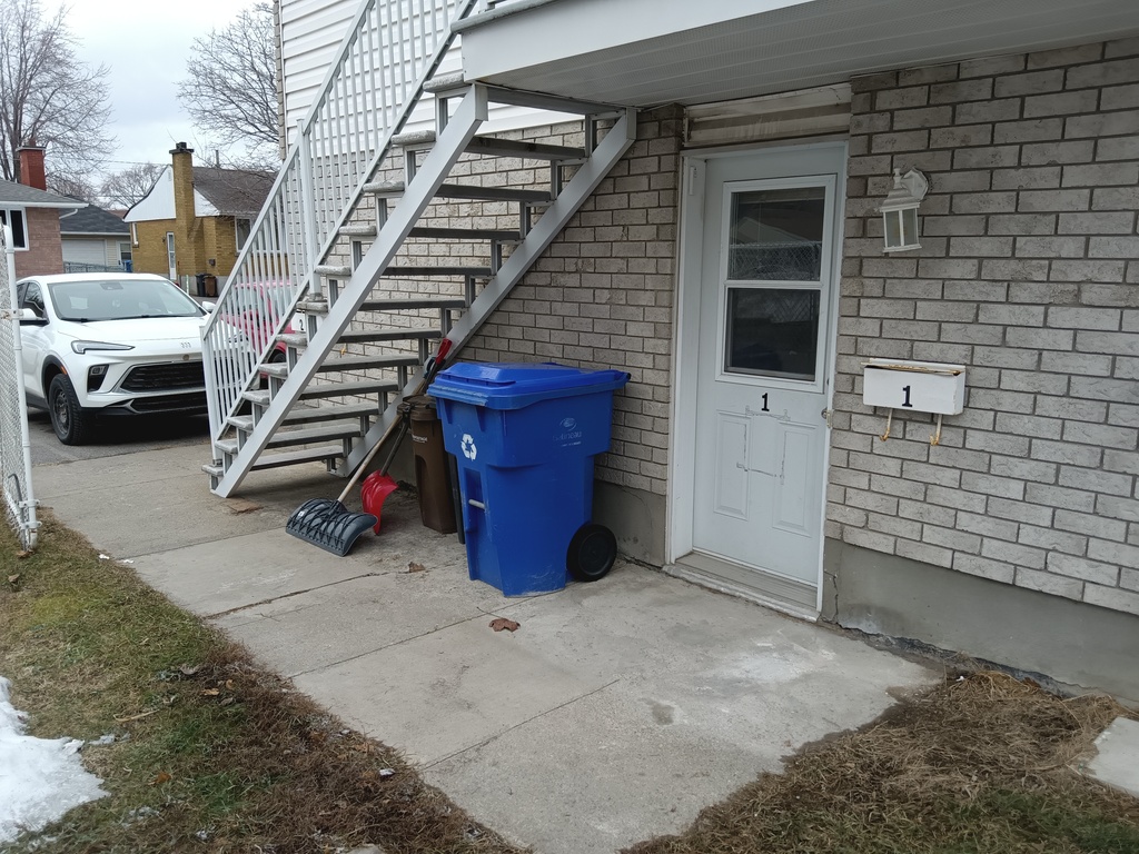 Libre. Logis Situé Au 1 étage, Rénové. | 3223316