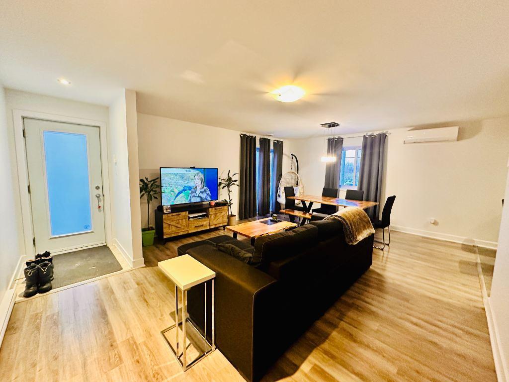 5 1/2 sur 2 étages à louer | 3223354