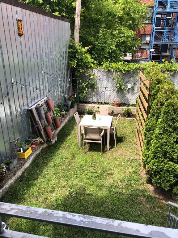 Superbe Condo 2 étage avec cour arrière privée WOW! semi-meublé 4 1/ 2, 1000 pi2, | 3223381