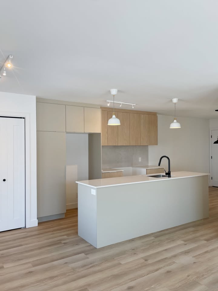 4.5 NEUF - DISPONIBLE MAINTENANT | 3223674