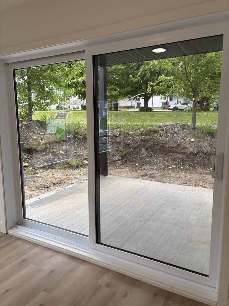 Immeuble - 18 Rue Allen Est, Waterloo 5 Et Demi Neuf - Waterloo | 3223981