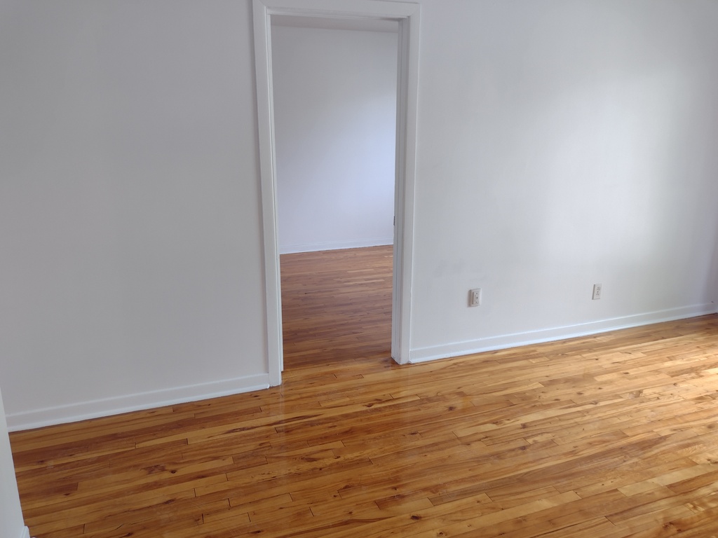 4 1/2 App. 1er étage Rue Laurier Long. | 3224366