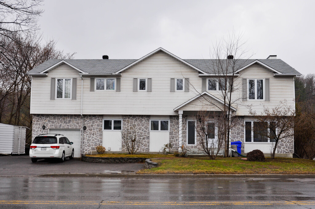 Grand 4 ½ à Aire Ouverte Avec Den | 3224490